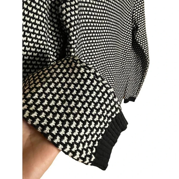 Karen Scott Women's Cotton Knit Black and White Turtleneck Sweater Size Medium - Picture 4 of 7